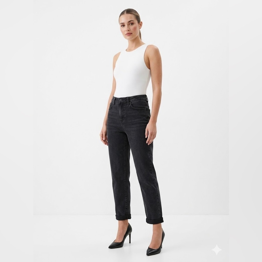 Time and Tru Women's High Rise Relaxed Boyfriend Black Wash Jeans